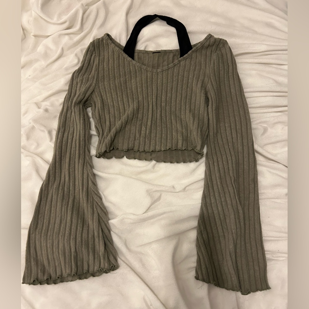 Woman’s Ribbed green top